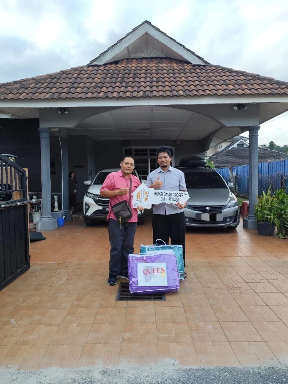 Shukri Properties bersama pelanggan 5